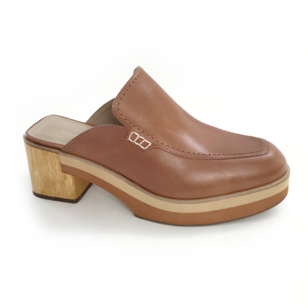 Anthropologie Bernardo Sophia Clogs in Honey